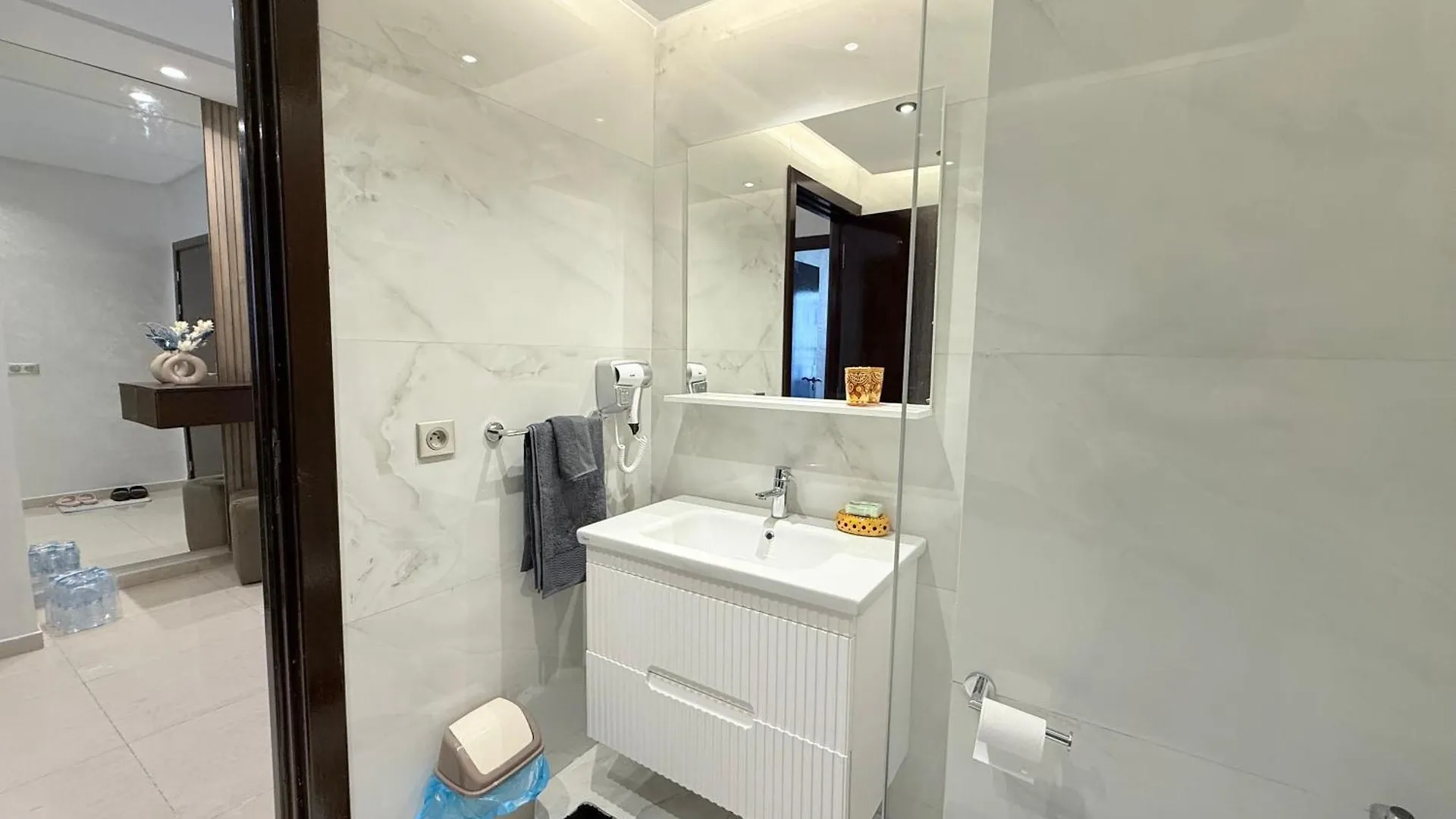 New Luxury Apartment With Style, Balcony And Pool Agadir