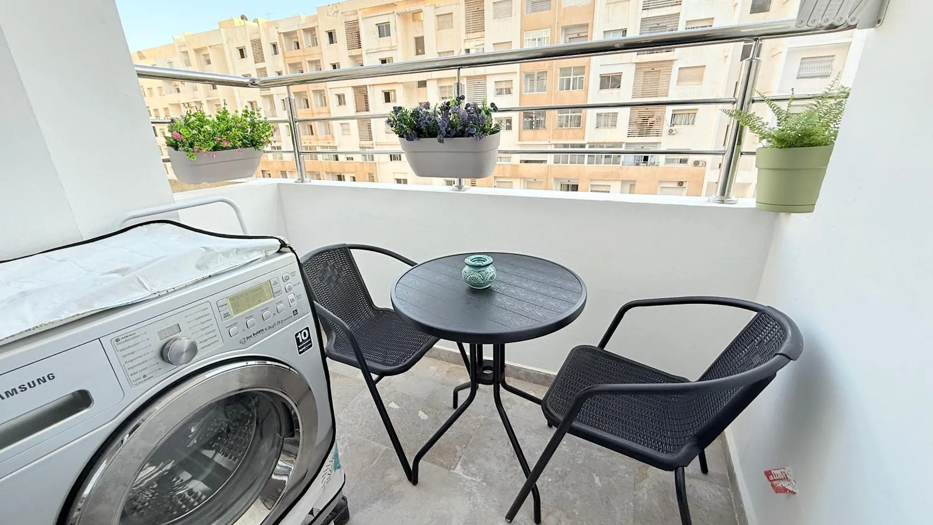 New Luxury Apartment With Style, Balcony And Pool Agadir