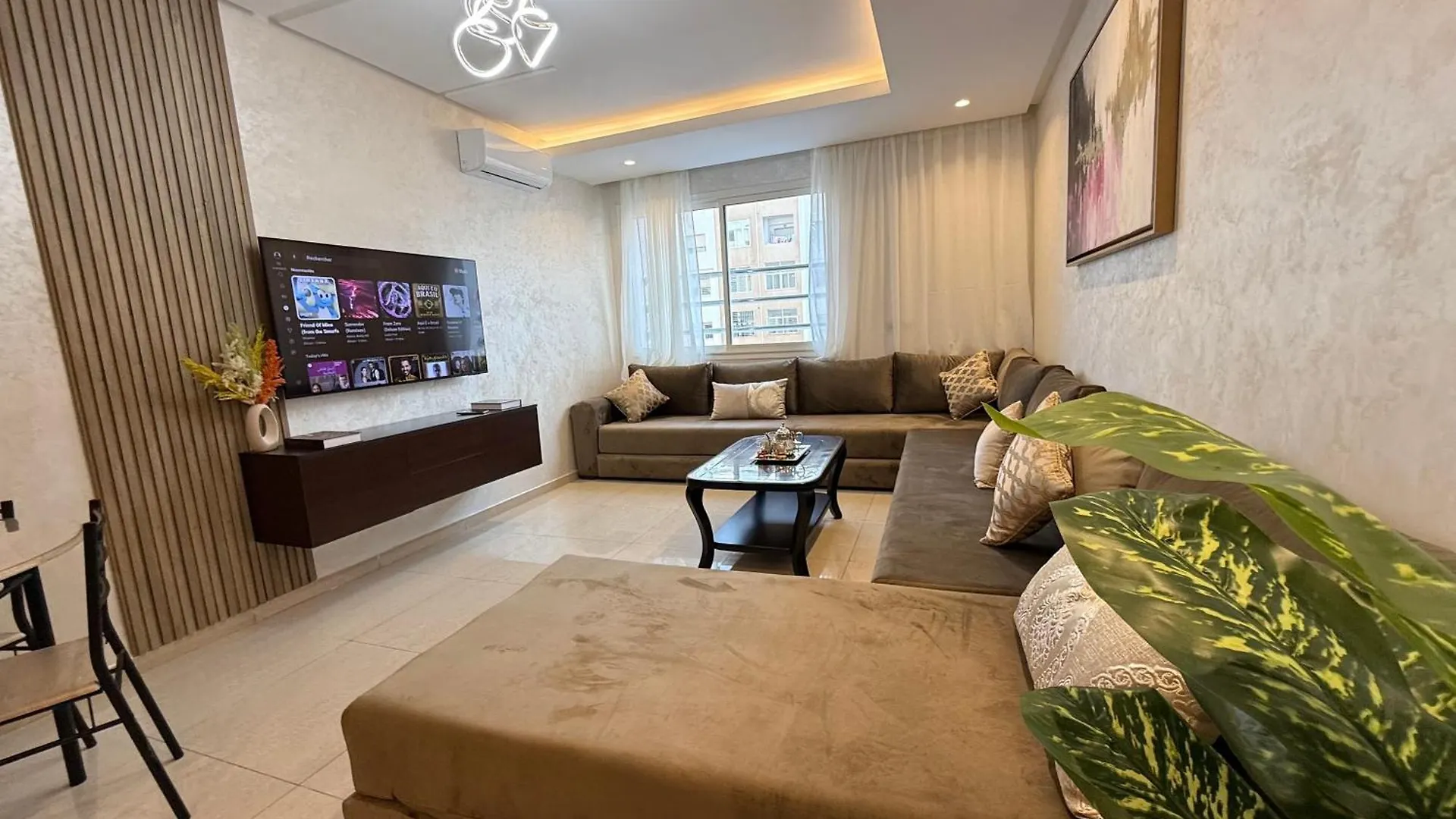New Luxury Apartment With Style, Balcony And Pool Agadir
